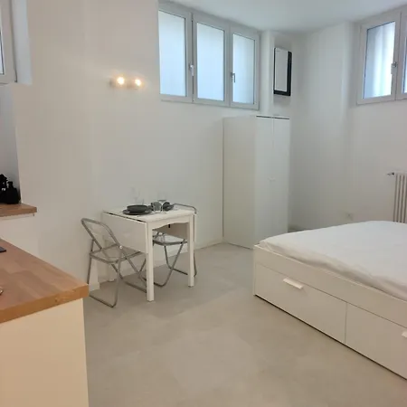 아파트 Duomo 10 Min - Spacious With Ac, Dryer & Self Check-in