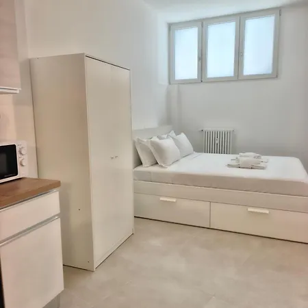 Duomo 10 Min - Spacious With Ac, Dryer & Self Check-in Milánó