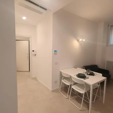 아파트 Duomo 10 Min - Spacious With Ac, Dryer & Self Check-in