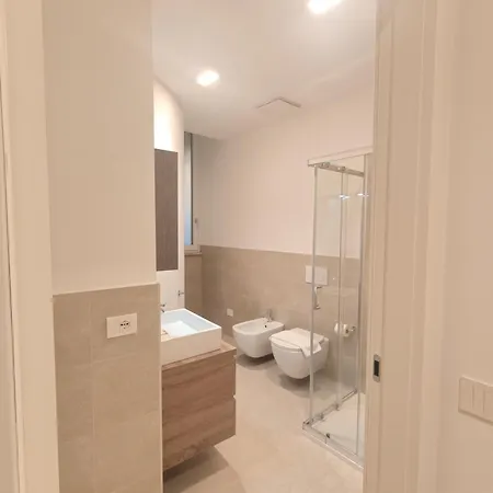 Duomo 10 Min - Spacious With Ac, Dryer & Self Check-in Apartman *